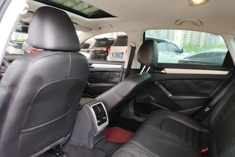 Used Volkswagen Passat 2014 1.8TSI DSG Prestige Edition Headliner