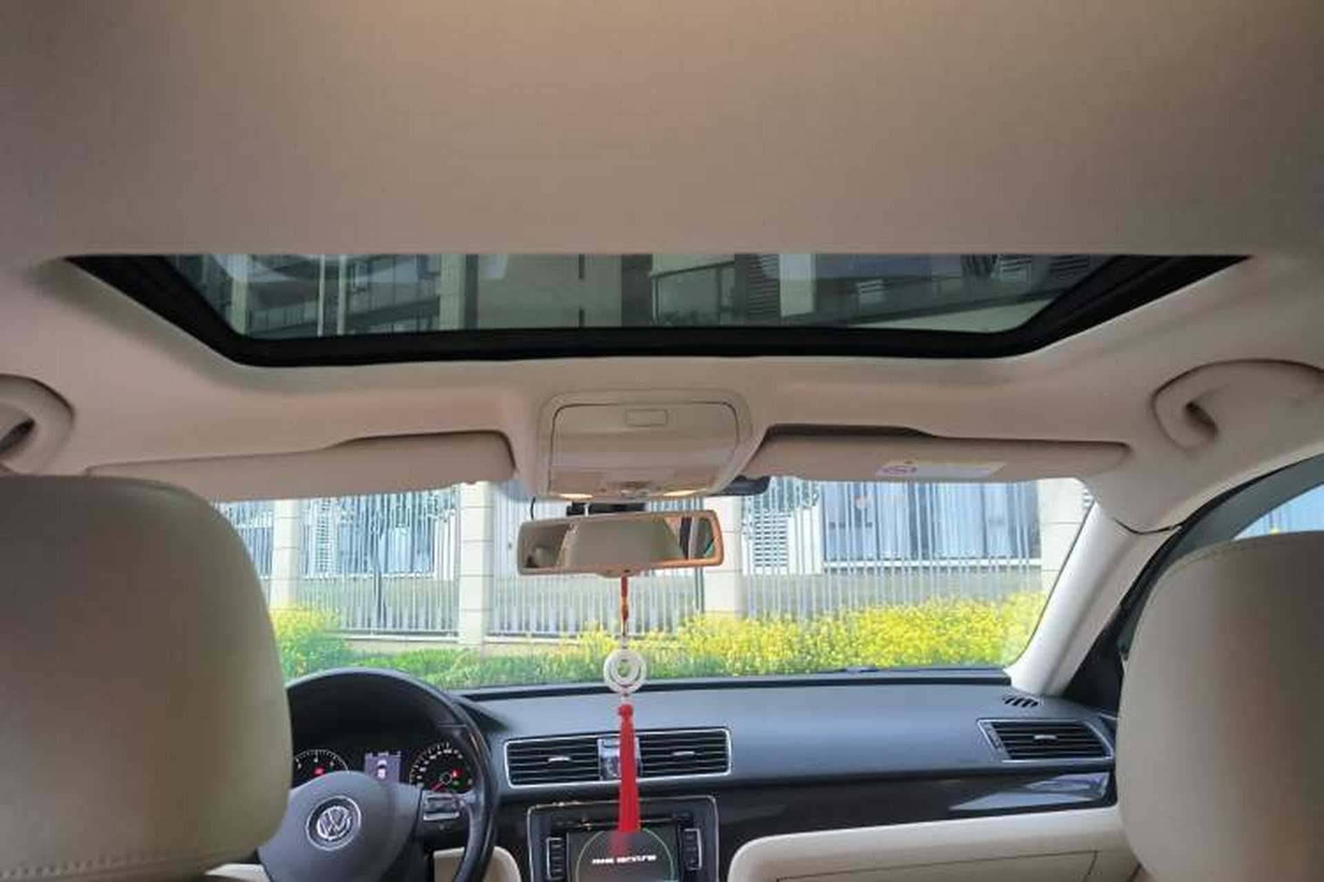 Used Volkswagen Passat 2014 2.0 TSI DSG Prestige Navigation Edition Headliner