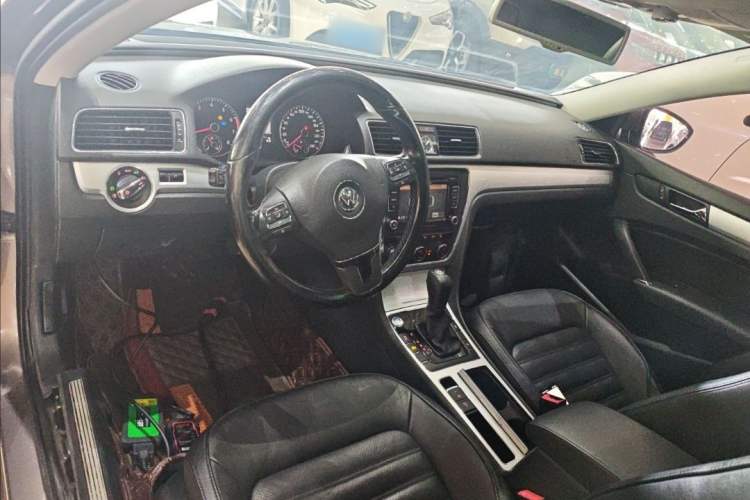 Used Volkswagen Passat 2014 2.0 TSI DSG Prestige Edition Interior 1