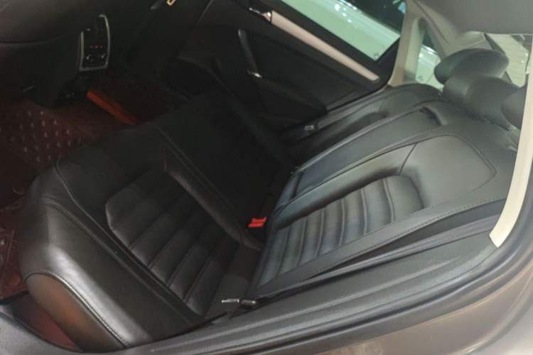 Used Volkswagen Passat 2014 2.0 TSI DSG Prestige Edition Interior 3