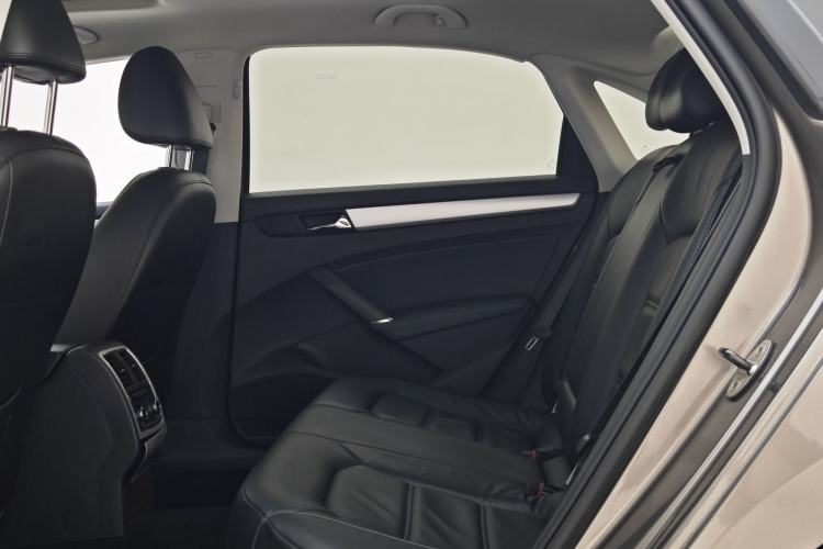Used Volkswagen Passat 2014 1.8TSI DSG Prestige Edition Interior 3