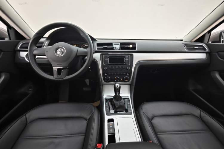 Used Volkswagen Passat 2014 1.8TSI DSG Prestige Edition Interior 4