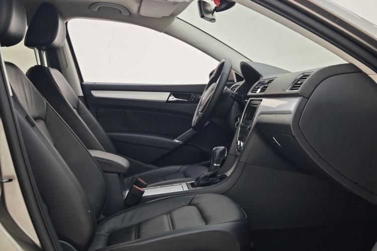 Used Volkswagen Passat 2014 1.8TSI DSG Prestige Edition Interior 5