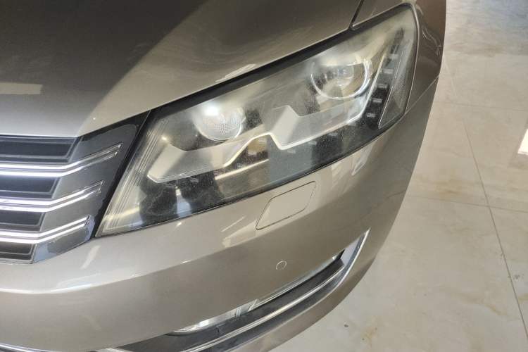 Used Volkswagen Passat 2014 1.8TSI DSG Prestige Edition Left Front Headlight