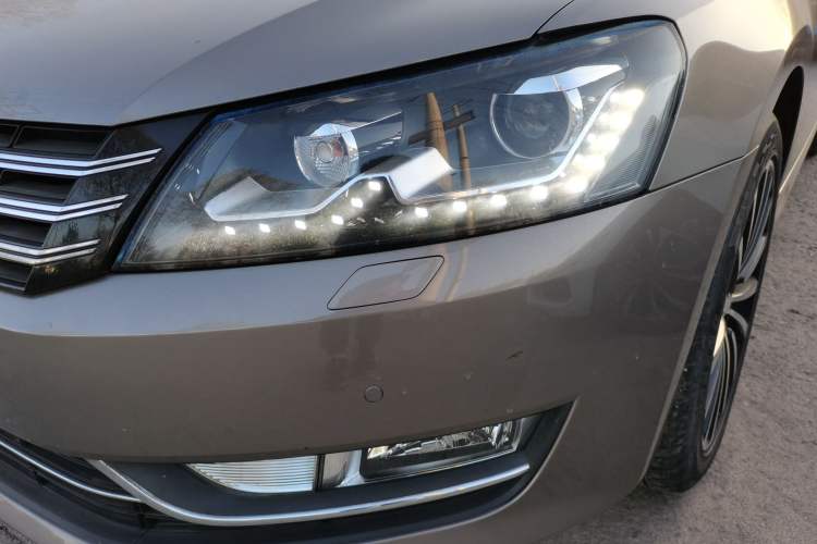 Used Volkswagen Passat 2014 1.8TSI DSG Prestige Navigation Edition Left Front Headlight