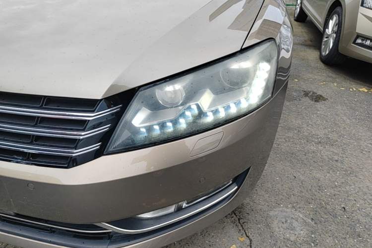 Used Volkswagen Passat 2014 2.0 TSI DSG Ultimate Edition Left Front Headlight