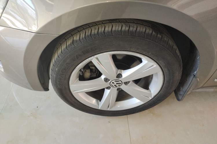 Used Volkswagen Passat 2014 1.8TSI DSG Prestige Edition Left Front Wheel Hub