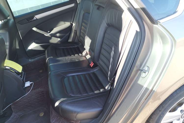 Used Volkswagen Passat 2014 1.8TSI DSG Prestige Edition Left Rear Seat