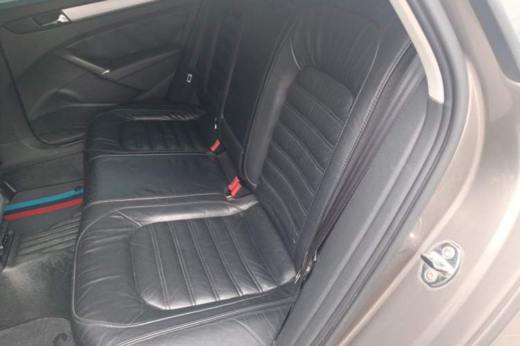 Used Volkswagen Passat 2014 1.8TSI DSG Prestige Edition Left Rear Seat