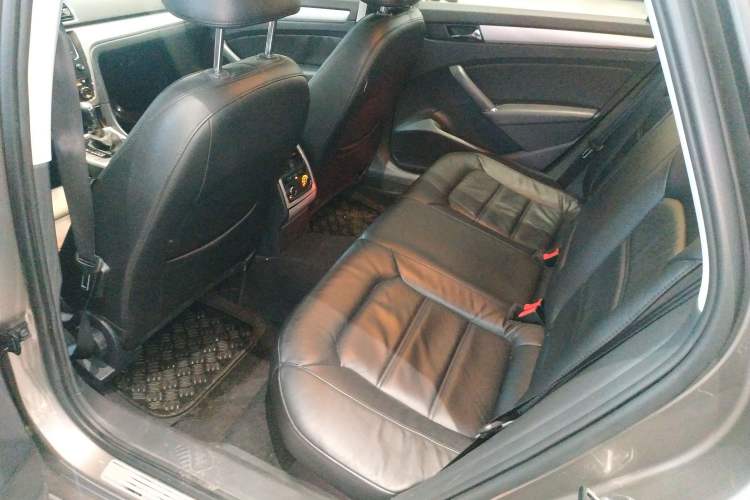 Used Volkswagen Passat 2014 1.8TSI DSG Prestige Edition Left Rear Seat