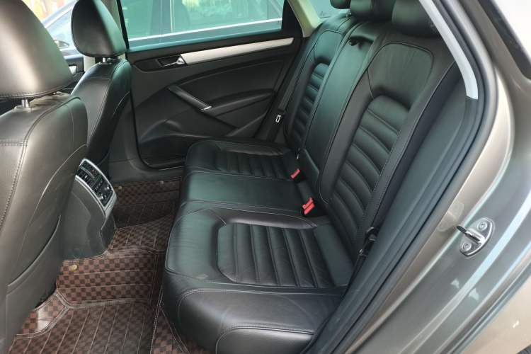 Used Volkswagen Passat 2014 1.8TSI DSG Prestige Navigation Edition Left Rear Seat