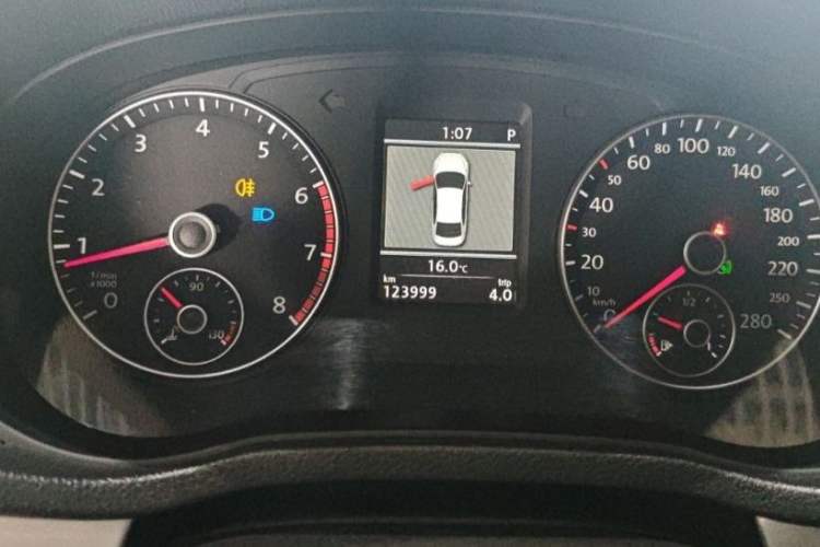 Used Volkswagen Passat 2014 2.0 TSI DSG Prestige Edition Odometer Close Up