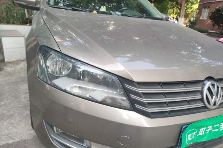 Used Volkswagen Passat 2014 1.8TSI DSG Prestige Edition Right Front Headlight