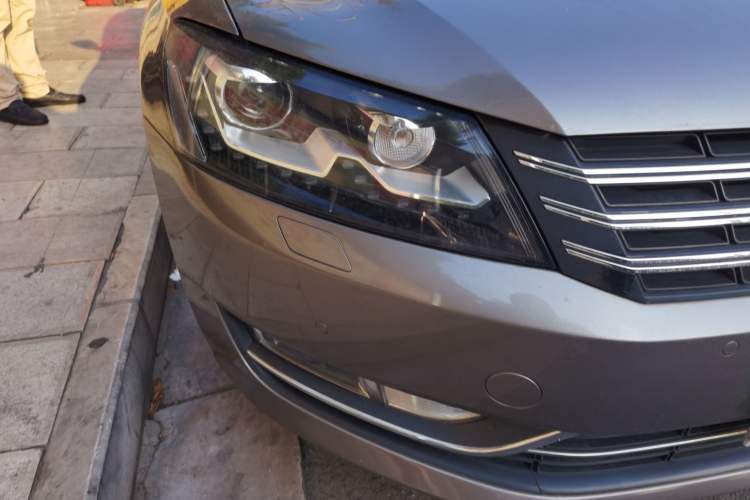 Used Volkswagen Passat 2014 1.8TSI DSG Prestige Edition Right Front Headlight