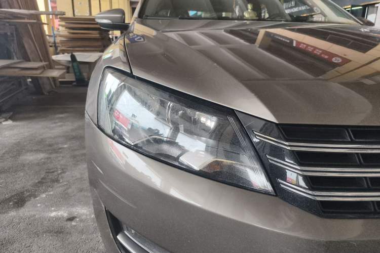 Used Volkswagen Passat 2014 1.8TSI DSG Prestige Edition Right Front Headlight