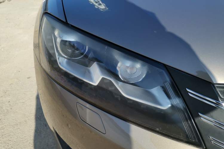 Used Volkswagen Passat 2014 1.8TSI DSG Prestige Edition Right Front Headlight
