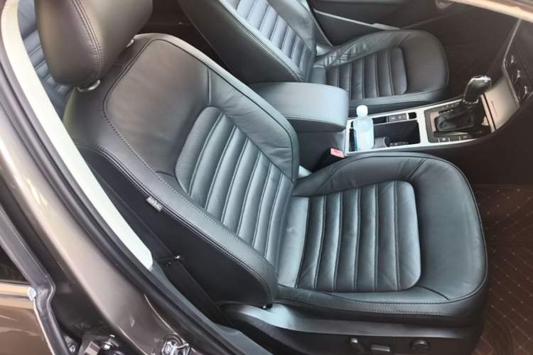 Used Volkswagen Passat 2014 1.8TSI DSG Prestige Edition Right Front Seat
