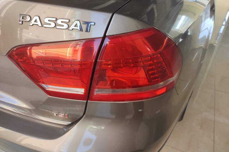 Used Volkswagen Passat 2014 1.8TSI DSG Prestige Edition Right Rear Taillight