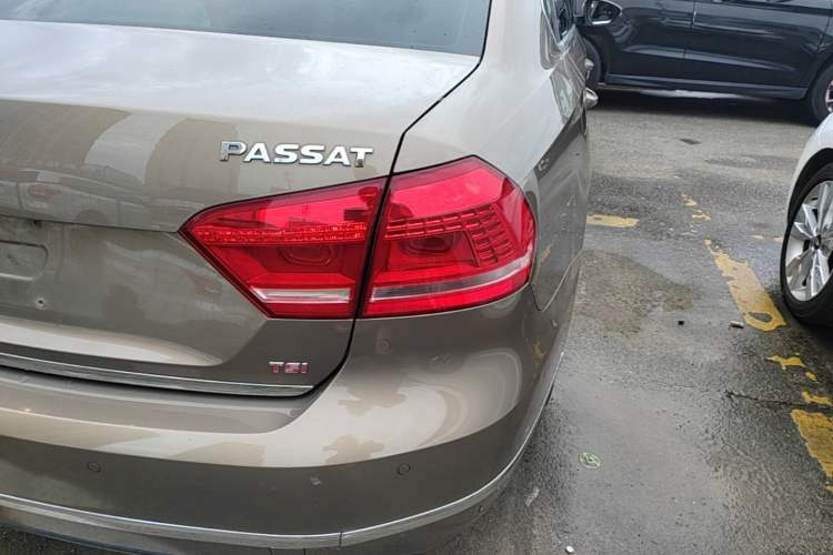 Used Volkswagen Passat 2014 2.0 TSI DSG Ultimate Edition Right Rear Taillight