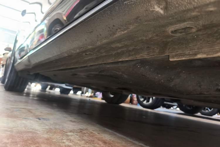 Used Volkswagen Passat 2014 1.8TSI DSG Prestige Edition Right Side Sill