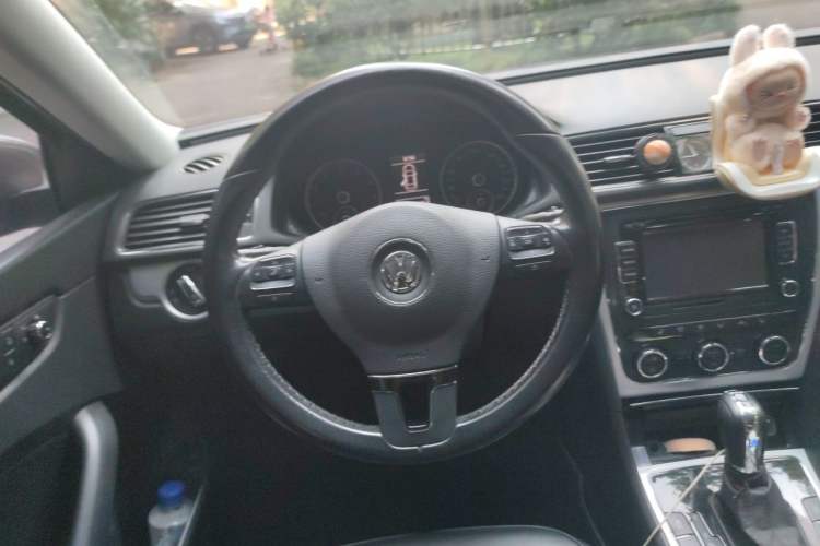 Used Volkswagen Passat 2014 1.8TSI DSG Prestige Edition Steering Wheel