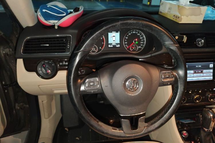 Used Volkswagen Passat 2014 1.8TSI DSG Prestige Edition Steering Wheel