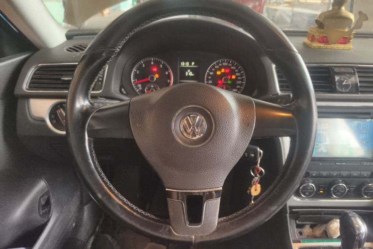 Used Volkswagen Passat 2014 1.8TSI DSG Prestige Edition Steering Wheel