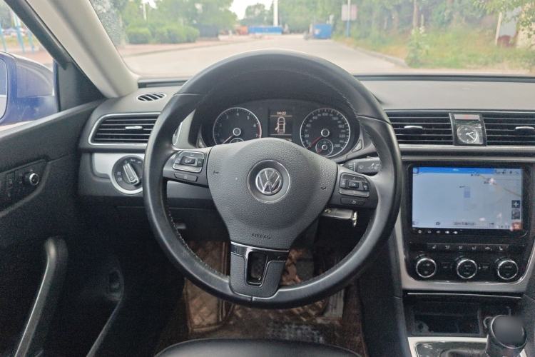 Used Volkswagen Passat 2014 1.4TSI Manual Prestige Edition Steering Wheel