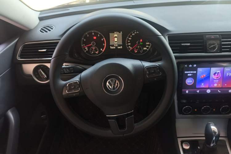 Used Volkswagen Passat 2014 1.8TSI DSG Prestige Edition Steering Wheel