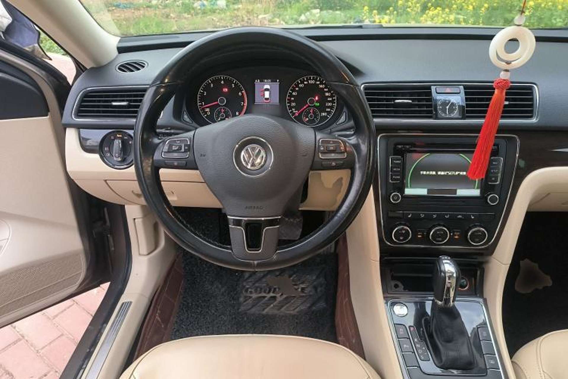 Used Volkswagen Passat 2014 2.0 TSI DSG Prestige Navigation Edition Steering Wheel