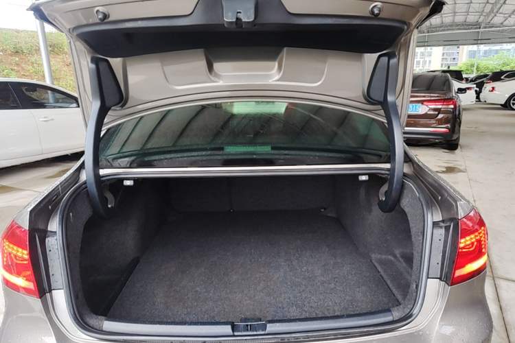 Used Volkswagen Passat 2014 1.8TSI DSG Prestige Edition Trunk