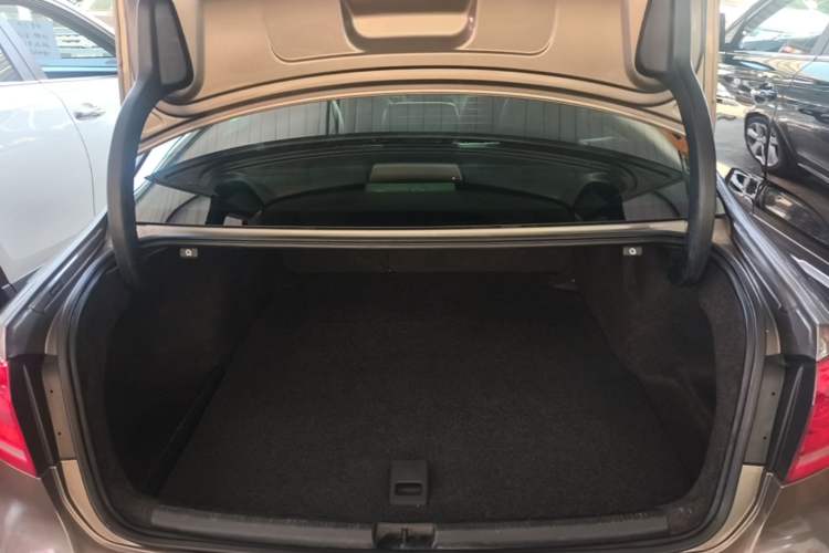 Used Volkswagen Passat 2014 1.8TSI DSG Prestige Edition Trunk