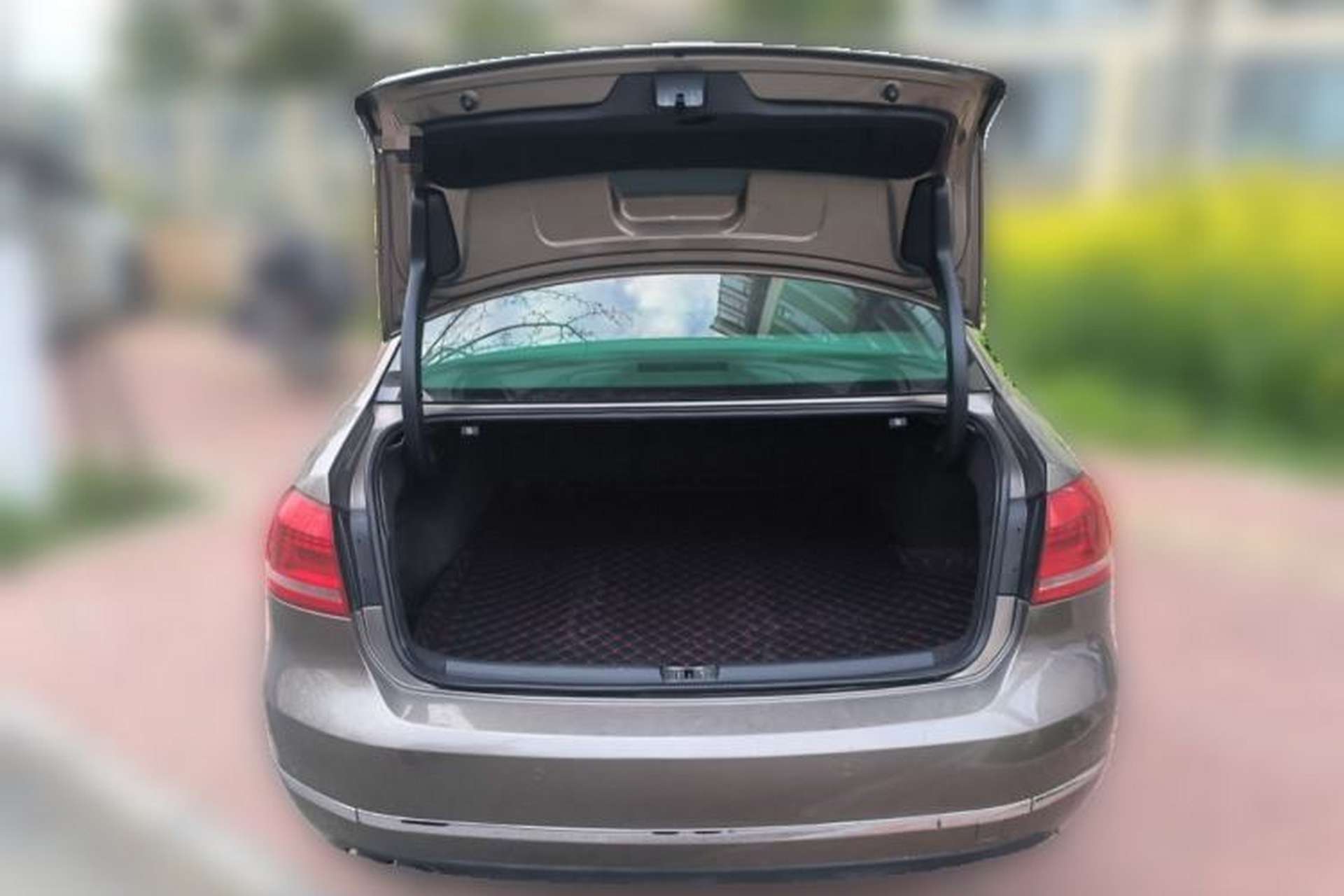 Used Volkswagen Passat 2014 2.0 TSI DSG Prestige Navigation Edition Trunk