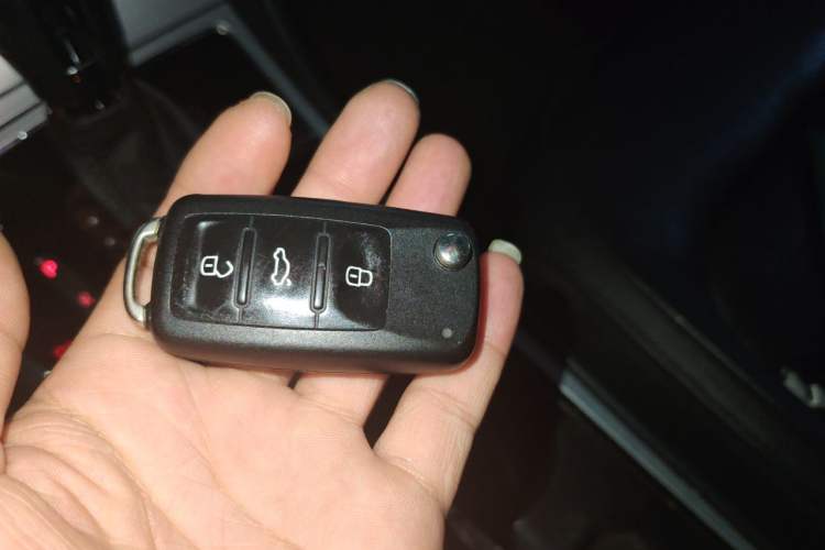 Used Volkswagen Passat 2014 1.8TSI DSG Prestige Navigation Edition Vehicle Key