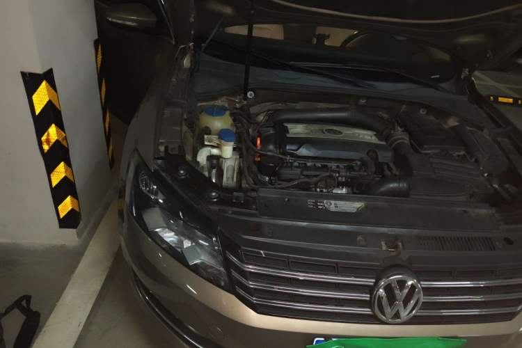 Used Volkswagen Passat 2014 1.8TSI DSG Prestige Edition Engine Bay Right