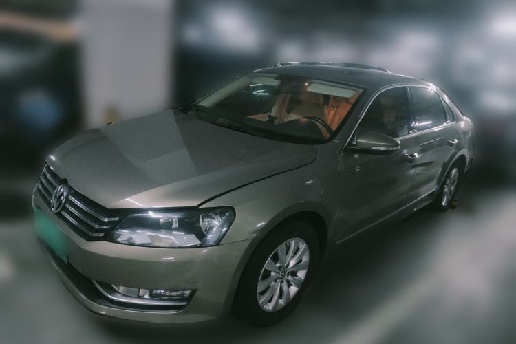 Used Volkswagen Passat 2014 1.8TSI DSG Prestige Edition Front Right 45 Deg