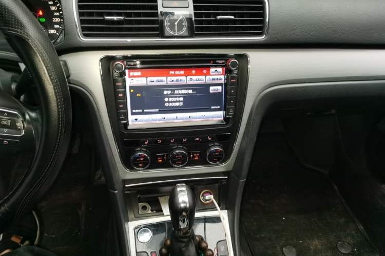 Used Volkswagen Passat 2014 1.8TSI DSG Prestige Edition Audio And AC Panel