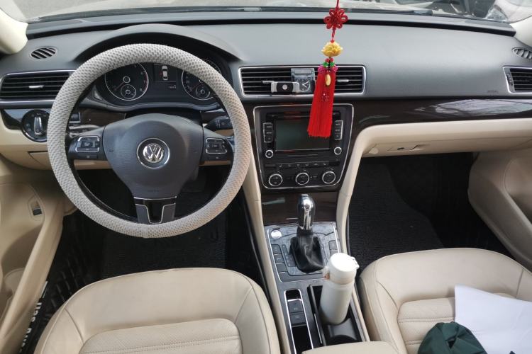 Used Volkswagen Passat 2014 2.0 TSI DSG Prestige Edition Center Console