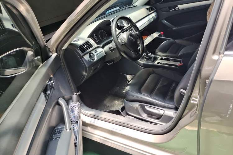 Used Volkswagen Passat 2014 1.8TSI DSG Prestige Edition Driver Seat