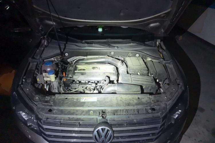 Used Volkswagen Passat 2014 1.8TSI DSG Prestige Edition Engine Bay