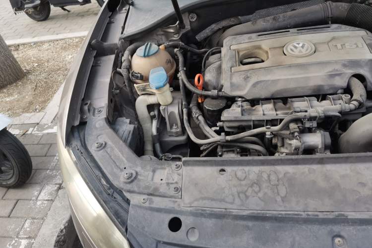 Used Volkswagen Passat 2014 2.0 TSI DSG Prestige Edition Engine Bay Right