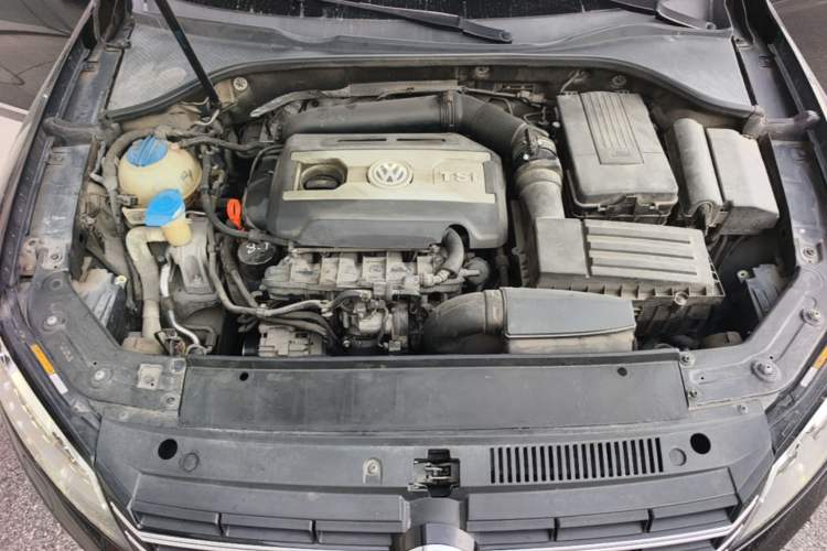 Used Volkswagen Passat 2014 1.8TSI DSG 30th Anniversary Edition Engine Bay