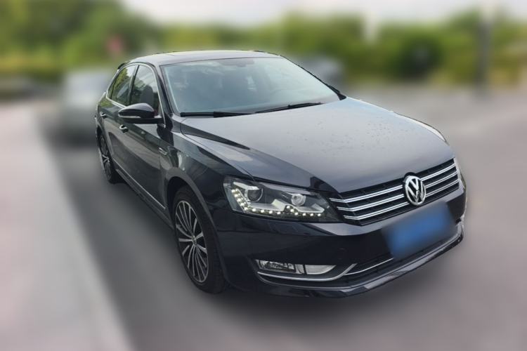 Used Volkswagen Passat 2014 1.8TSI DSG 30th Anniversary Edition Front Right 45 Deg
