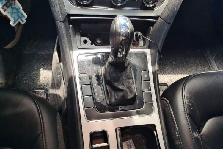 Used Volkswagen Passat 2014 1.8TSI DSG Prestige Edition Gear Lever