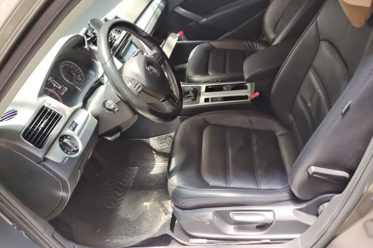 Used Volkswagen Passat 2014 1.8TSI DSG Prestige Edition Left Front Seat