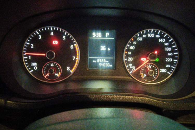 Used Volkswagen Passat 2014 1.8TSI Automatic Prestige Edition Odometer Close Up