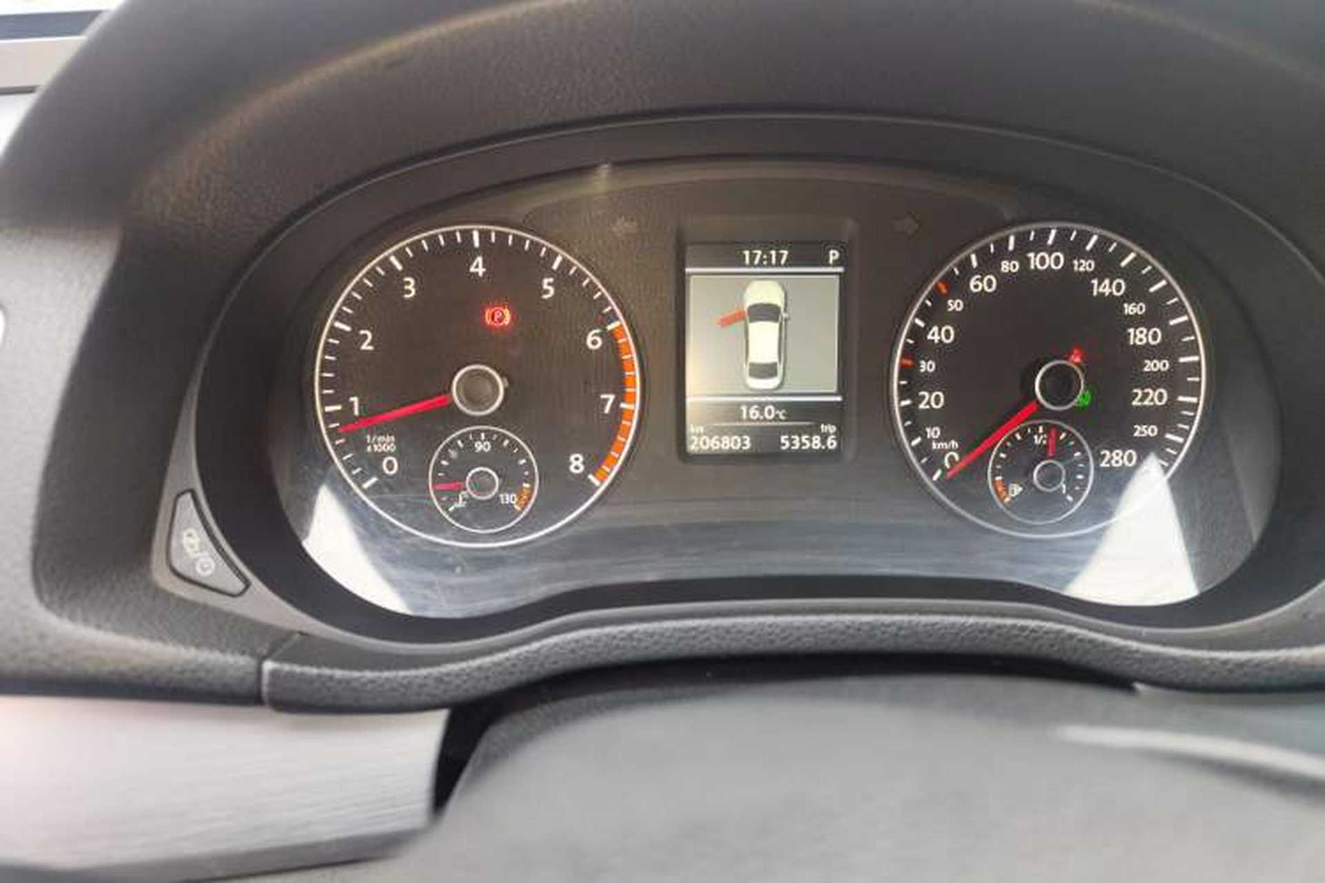 Used Volkswagen Passat 2014 2.0 TSI DSG Prestige Navigation Edition Odometer Close Up