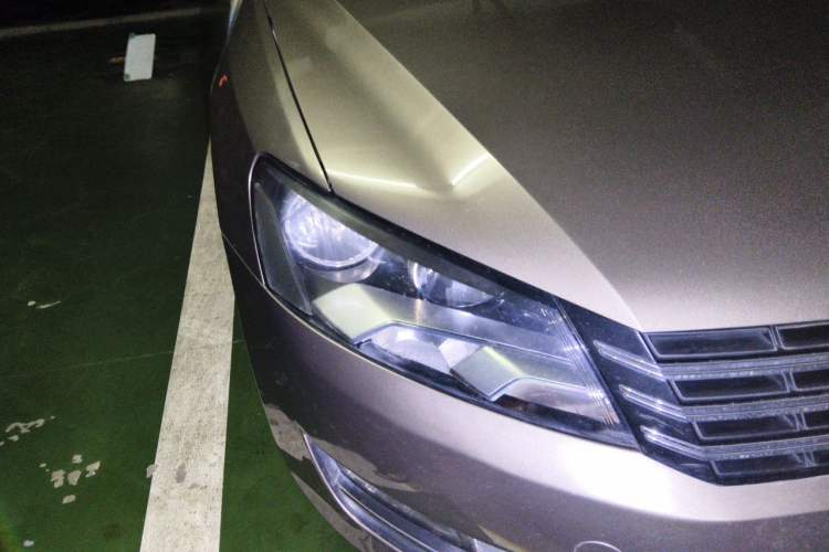 Used Volkswagen Passat 2014 1.8TSI Automatic Prestige Edition Right Front Headlight