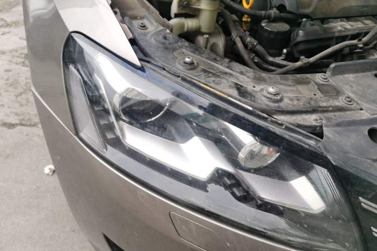 Used Volkswagen Passat 2014 1.8TSI DSG Prestige Edition Right Front Headlight