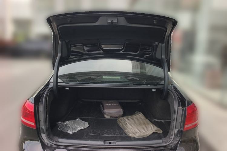 Used Volkswagen Passat 2014 1.8TSI DSG 30th Anniversary Edition Trunk
